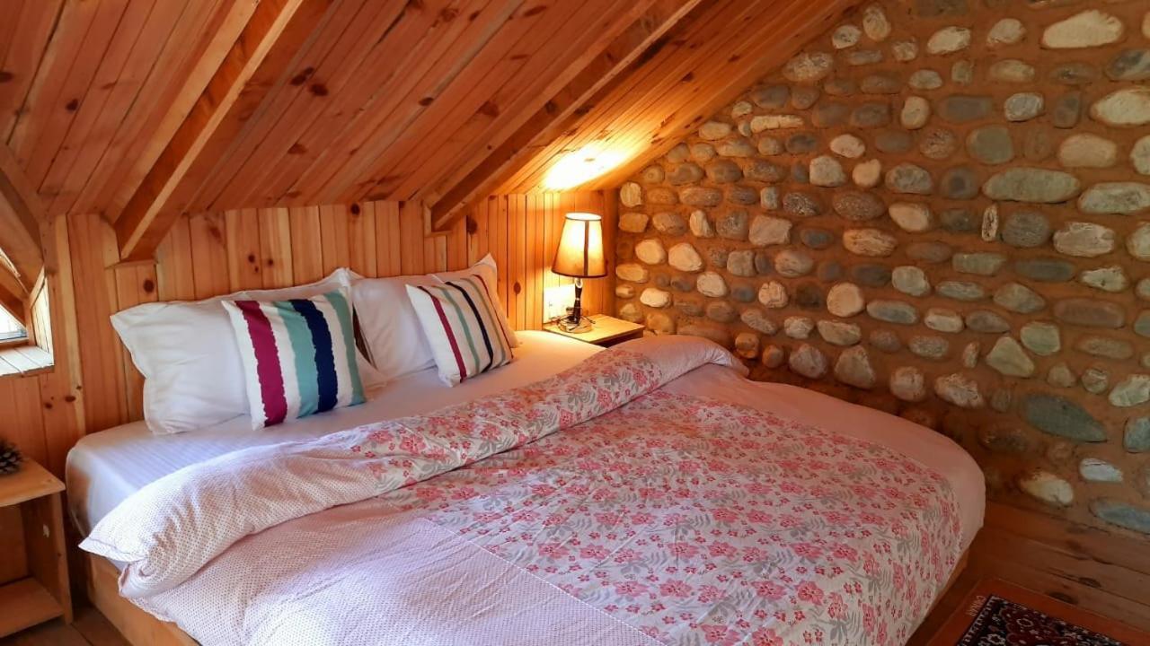 Ishan Log Huts-A Boutique Home Stay Banjār Екстериор снимка