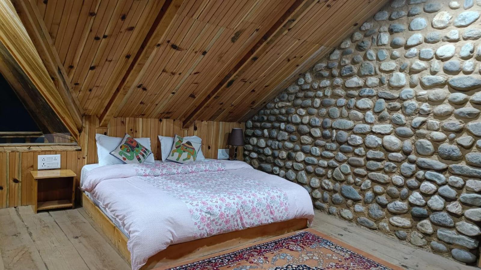 Ishan Log Huts-A Boutique Home Stay Banjār Екстериор снимка