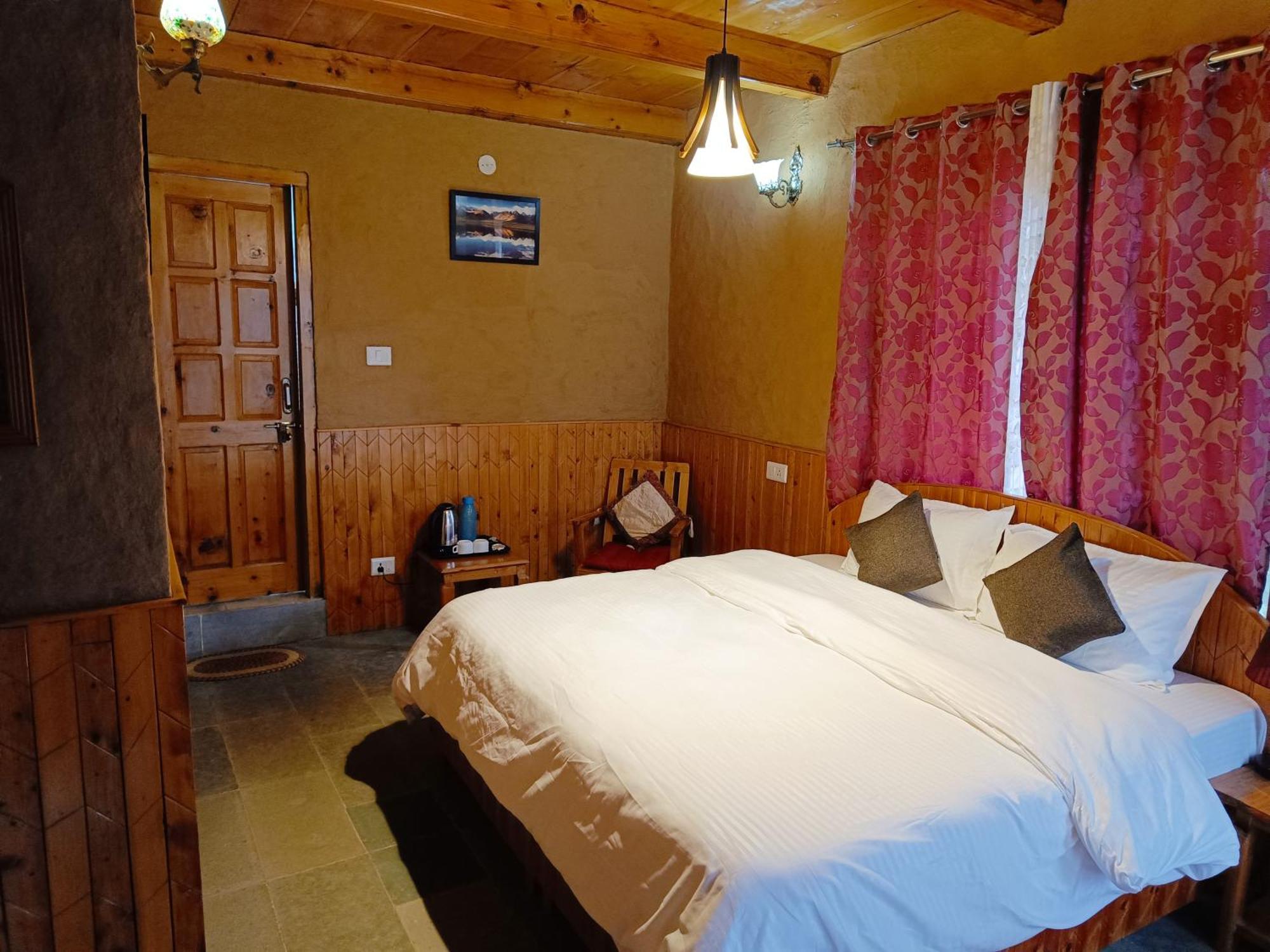 Ishan Log Huts-A Boutique Home Stay Banjār Екстериор снимка