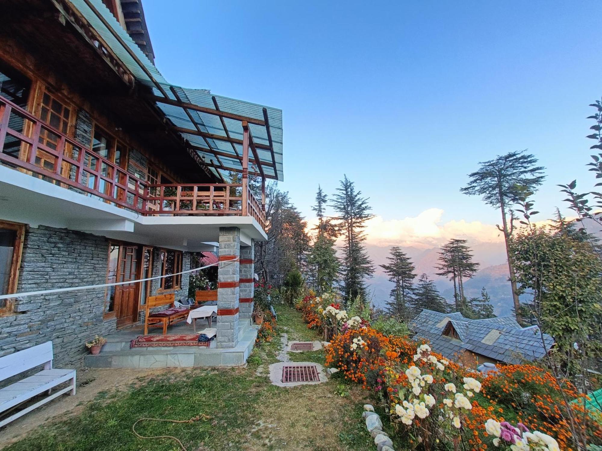 Ishan Log Huts-A Boutique Home Stay Banjār Екстериор снимка